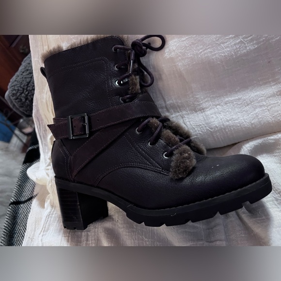 Ugg Ingrid Booties 7.5 Brown #1013800 shearling lined used gently 4x - Picture 8 of 15